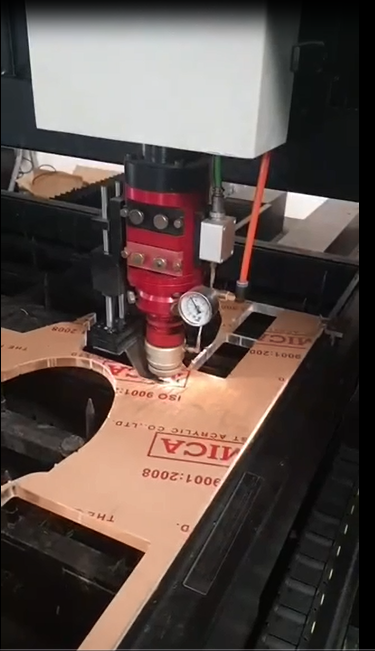 Máy cắt laser